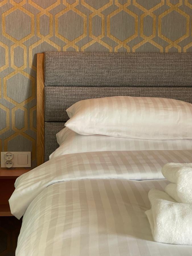 Queen Size Bed - Apartament Obok Manufaktury W Centrum Lodzi - Parking Gratis!!! Kültér fotó